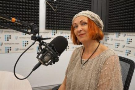 Письменниця Ірен Роздобудько презентувала свій новий роман «Прилетіла ластівочка»